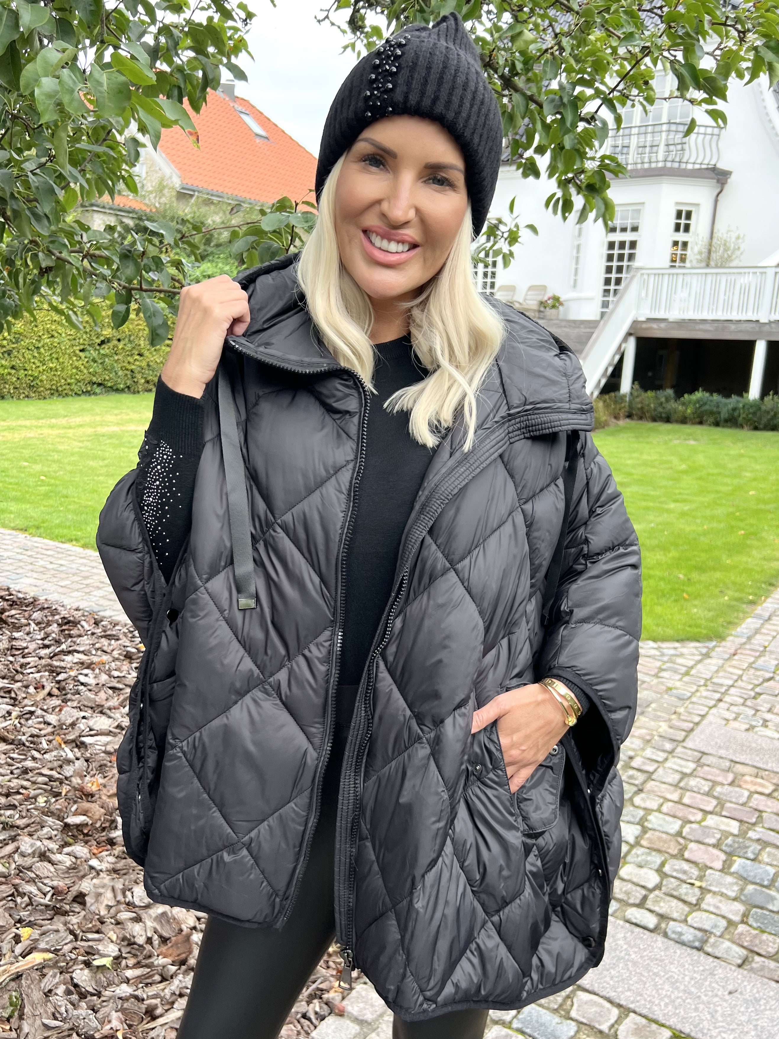 Floriza - Kort dynejakke i oversized pasform